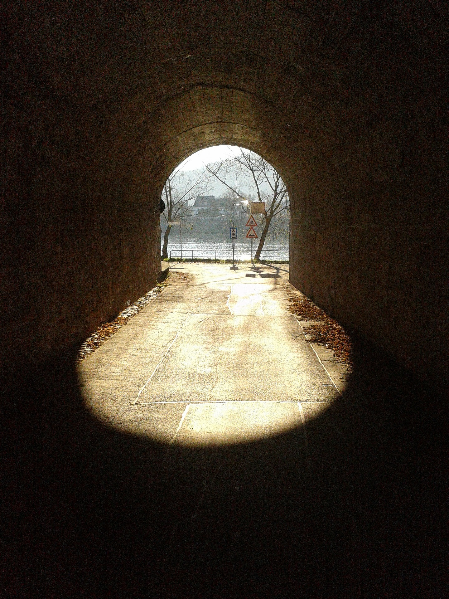 Bild Licht am ende des Tunnels